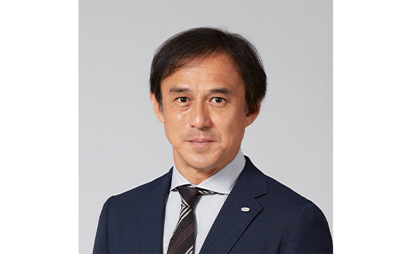 Yoshinami Takahashi